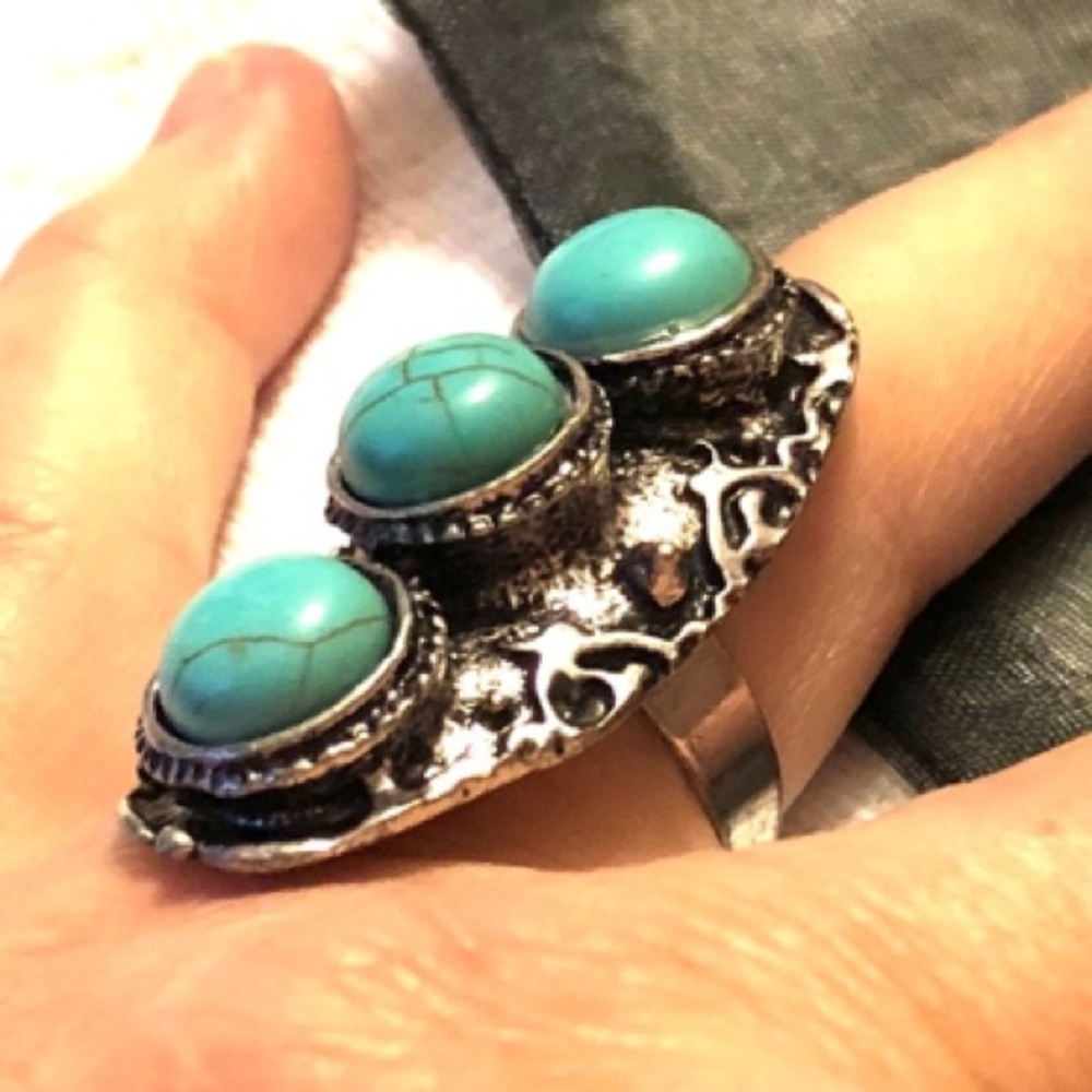 Stunning Turquoise Ring - image 1